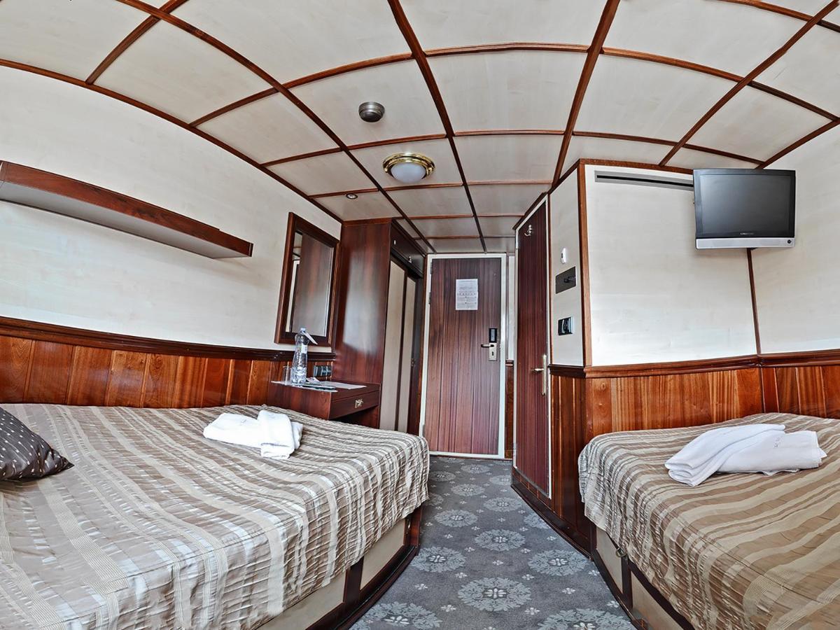 Florentina Boat Litomerice Exterior photo